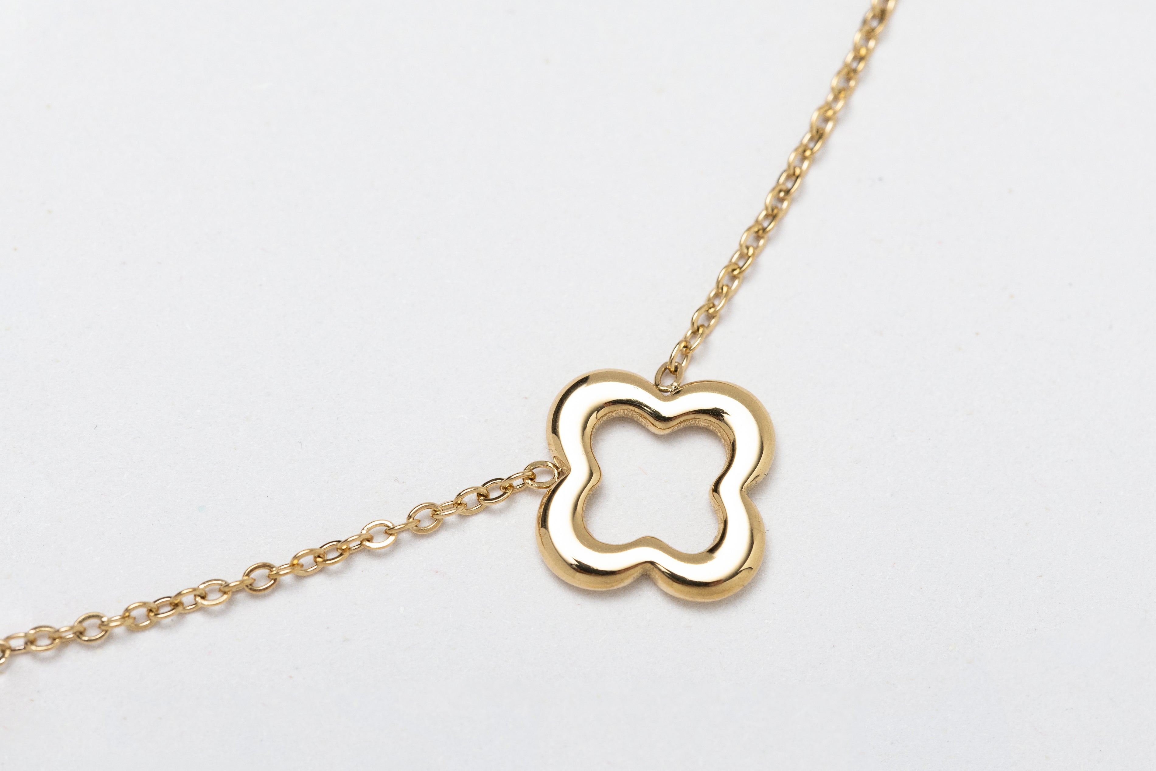 Aranyozott nemesacél nyaklánc lóhere medállal - Leyolah